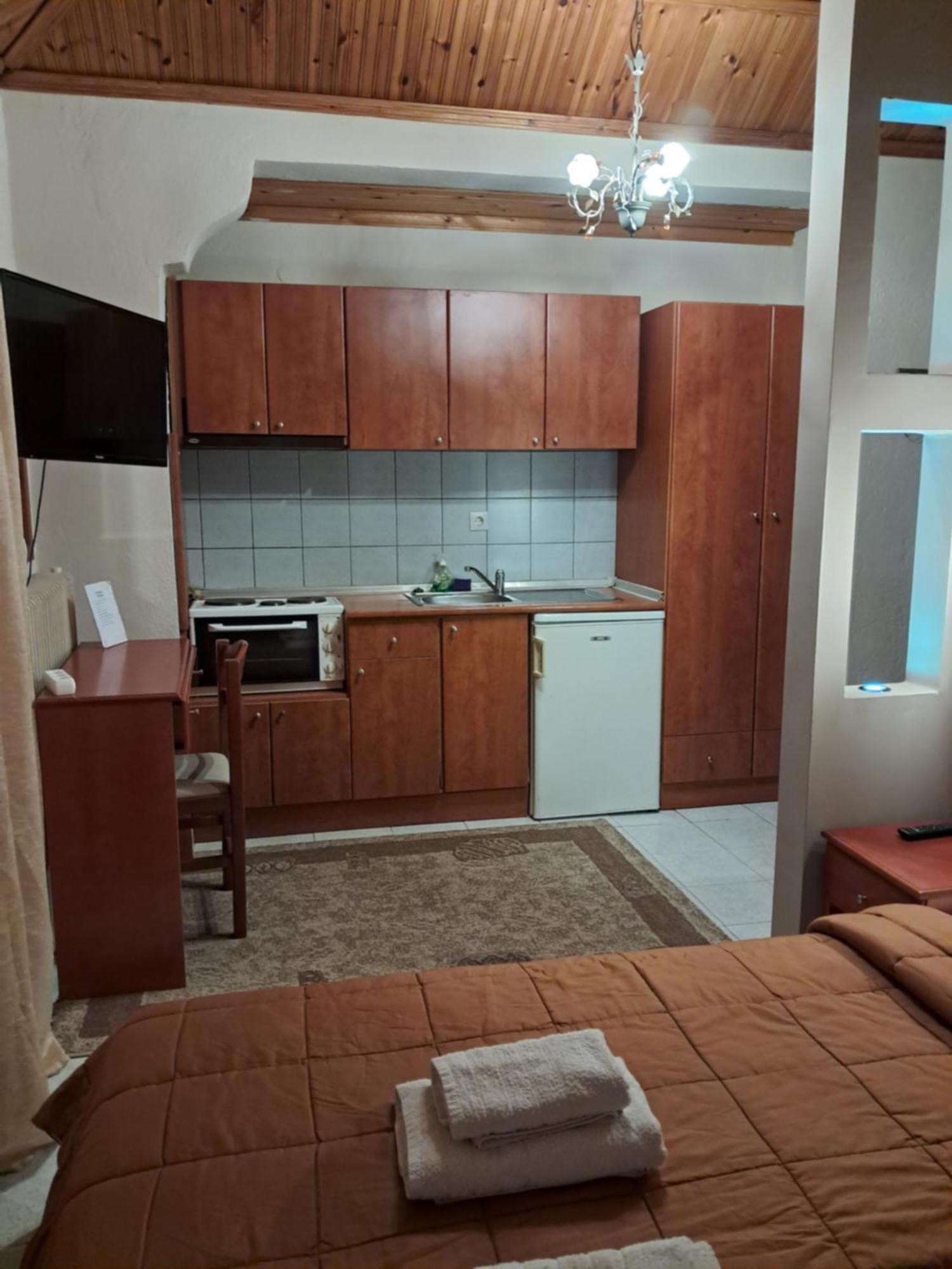 Erodios Guesthouse Káto Loutrákion Exteriér fotografie